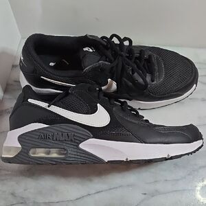 Nike Air Max Black and White Sneakers